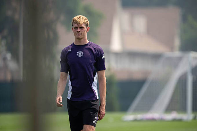 Collyer cần đến nơi mà anh có thể được chơi bóng nhiều hơn