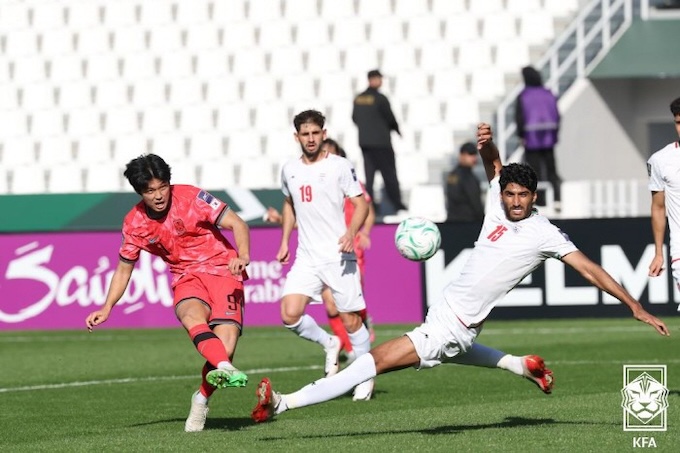 Cả hai đội thi đấu khá quyết liệt