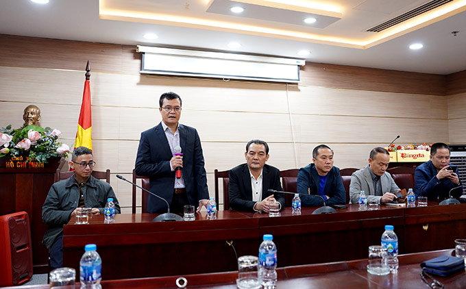 Ông Nguyễn Tùng Điển cũng đã cảm ơn sự ủng hộ, sát sao của lãnh đạo VFF trong hoạt động chung của toà soạn Tạp chí Bóng đá - Ảnh: Đức Cường