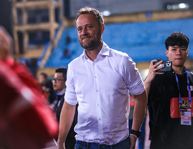 HLV Polking đánh giá rất cao màn trình diễn của U23 Việt Nam ở trận ra quân gặp U23 Jordan - Ảnh: Phan Tùng 