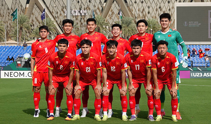 HLV Kim Sang Sik nhiều khả năng giữ nguyên đội hình chính ở trận thắng Jordan để đấu Kyrgyzstan - Ảnh: Ted Trần TV 