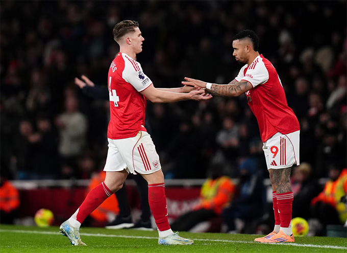 Jesus cũng rất nhạt nhòa khi vào thay Gyokeres