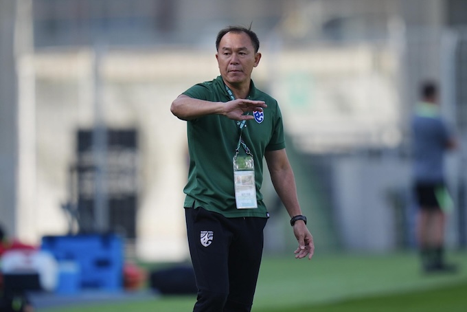 HLV Thawatchai của U23 Thái Lan 