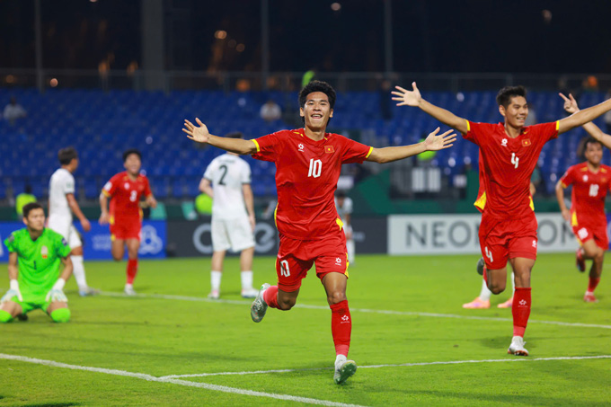 Lê Văn Thuận vào sân từ băng ghế dự bị và anh đã phát huy hiệu quả