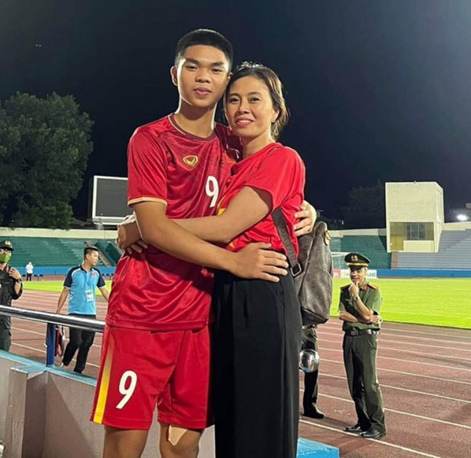 Lê Phát thừa hưởng tính cách điềm đạm của mẹ 