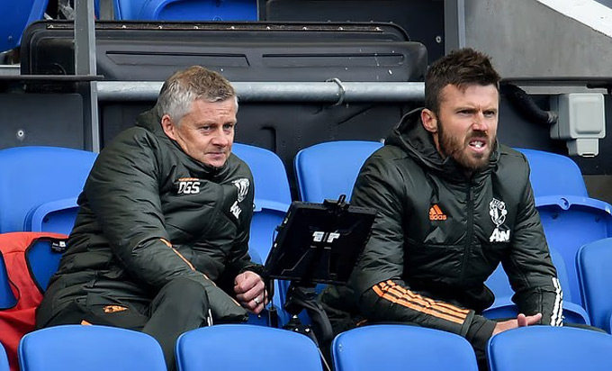 Carrick thời còn làm trợ lý cho Solskjaer tại MU