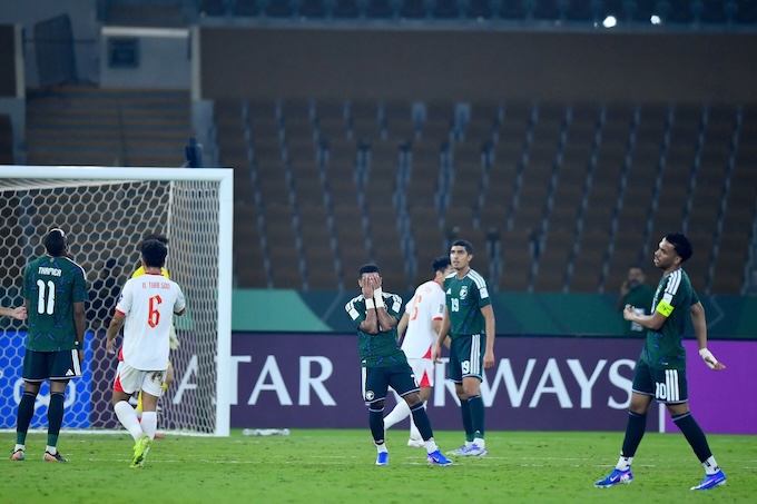 Nỗi thất vọng của cầu thủ U23 Saudi Arabia khi không thể ghi bàn thắng vào lưới thủ môn Trung Kiên. Ảnh: Trí Công 