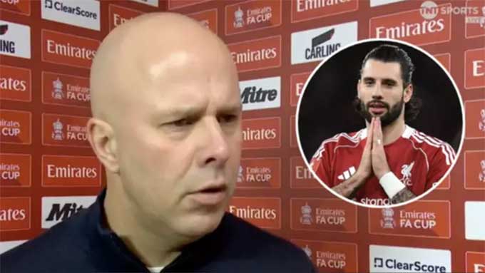 HLV Slot không hài lòng về pha xử lý của Szoboszlai