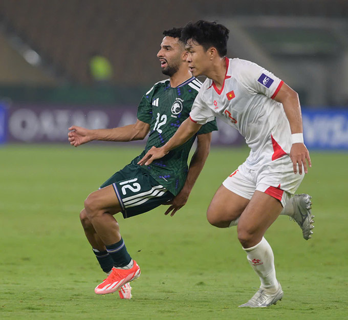 Lý Đức là 1 trong 3 mắt xích quan trọng của U23 Việt Nam nơi hàng thủ - Ảnh: Ted Trần TV