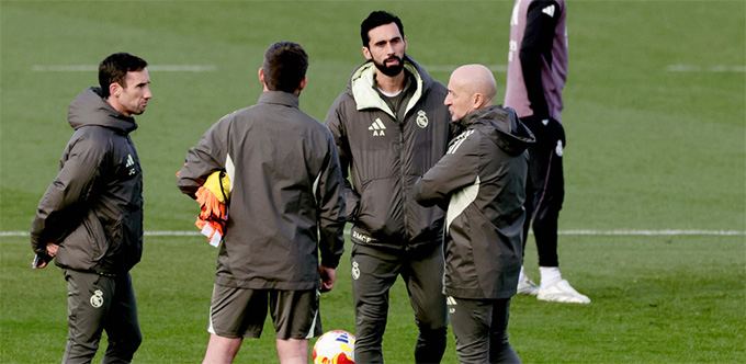 Bản thân Arbeloa yêu cầu các học trò rất nghiêm khắc