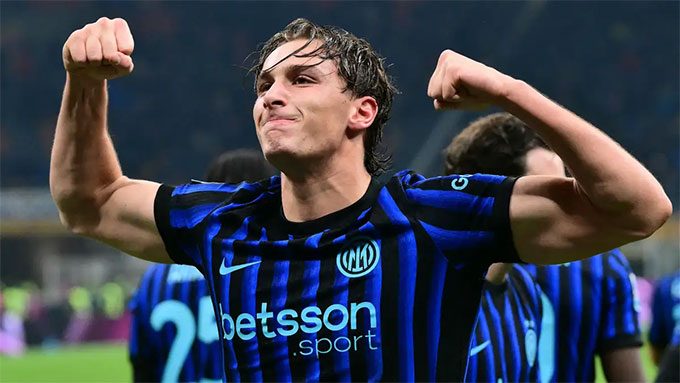 Lần đầu, Esposito ghi bàn tại Giuspeppe Meazza ở sân chơi Serie A