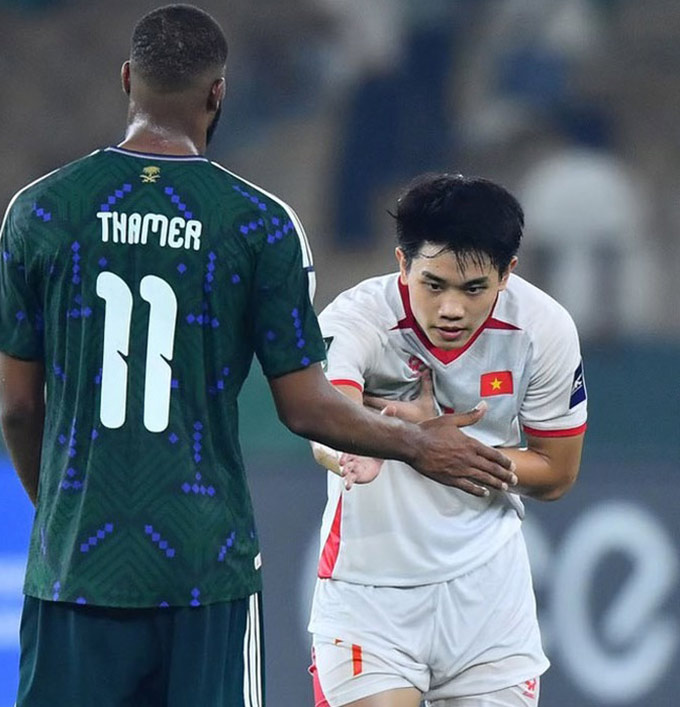 Đình Bắc để lại hình ảnh đẹp 