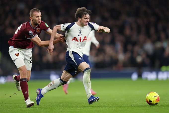Tottenham (áo trắng) tiếp tục gây thất vọng