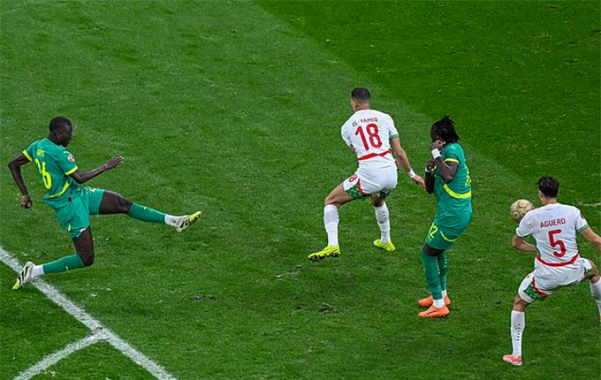 Pape Gueye ghi bàn duy nhất trong hiệp phụ giúp Senegal đăng quang
