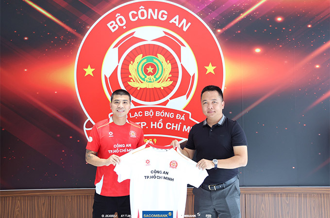 Tiền đạo Đinh Thanh Bình chia tay Ninh Bình gia nhập CA TP.HCM 