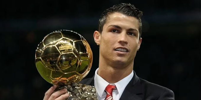 Ronaldo giành QBV trước Messi