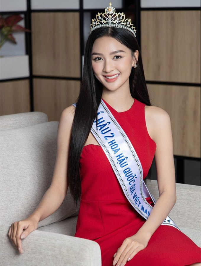 Á hậu 2 Hoa hậu Quốc gia Việt Nam 2024 - Nguyễn Thị Cẩm Ly đang được fan "đẩy thuyền" với tiền đạo Đình Bắc 