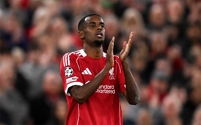 Vài vụ thất bại như Isak sẽ khiến "trend" chuyển nhượng này lụi tàn như năm 2018?