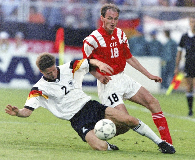 Onopko là huyền thoại bóng đá Nga với 109 lần khoác áo ĐTQG