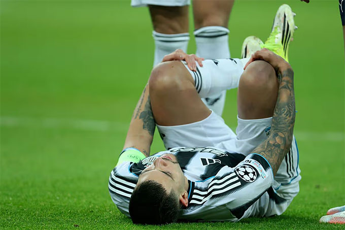 Bruno Guimaraes phải rời sân giữa chừng vì chấn thương