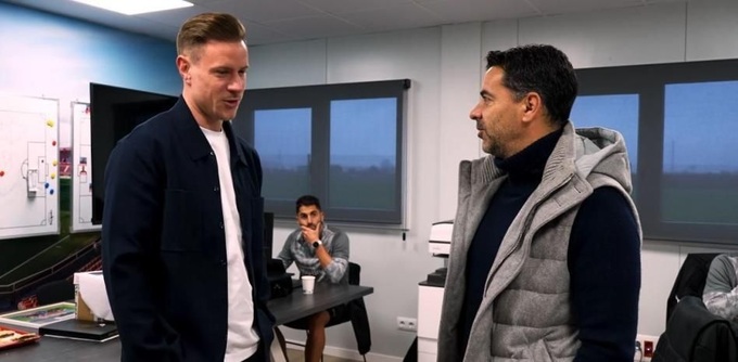 HLV Michel của Girona có vai trò quyết định trong việc thuyết phục Ter Stegen.
