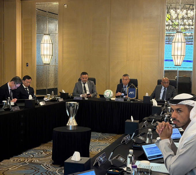 Chủ tịch LĐBĐ Việt Nam (VFF) Trần Quốc Tuấn chủ trì phiên họp quan trọng của Ủy ban Thi đấu AFC