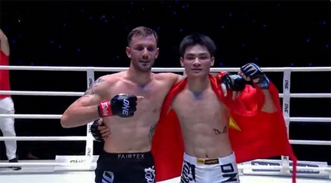  Thành Thoan trở thành võ sĩ thứ tư của Việt Nam giành chiến thắng tại ONE Championship,