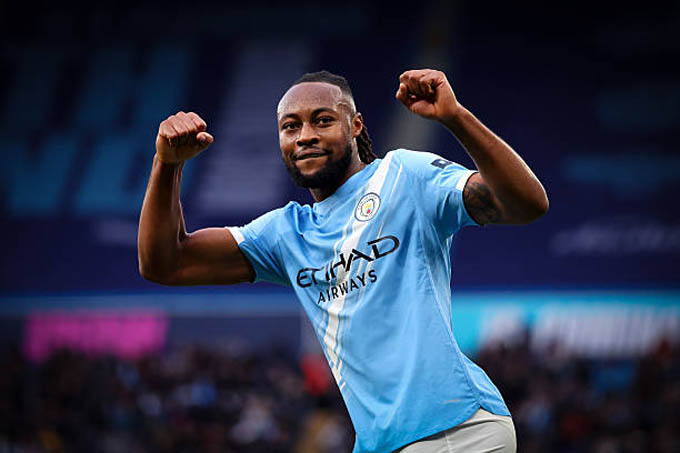 Semenyo tỏa sáng giúp Man CIty rút ngắn khoảng cách với đội đầu bảng Arsenal xuống còn 4 điểm.