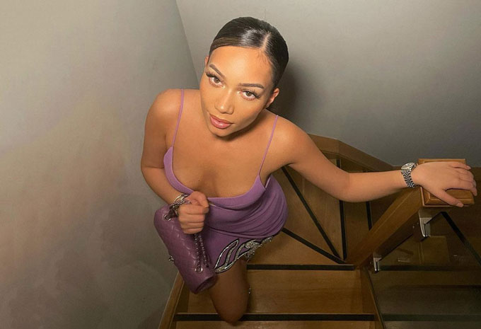 April Francis phải ra hầu tòa