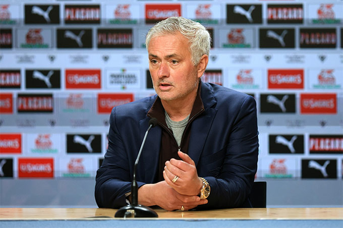 HLV Mourinho cảnh báo Real Madrid coi chừng Benfica