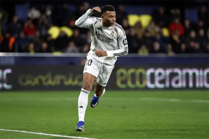 Mbappe chuyển mình mạnh mẽ từ một ngôi sao chạy cánh thành trung phong đáng sợ