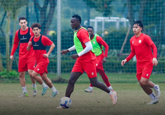 Các cầu thủ PVF-CAND tập luyện chuẩn bị cho mùa giải trở lại. Ảnh: FBNV