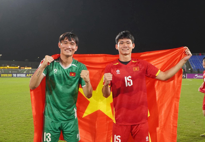 Đình Hải và Văn Hà cần nỗ lực hơn để tìm chỗ đứng ở CLB Hà Nội