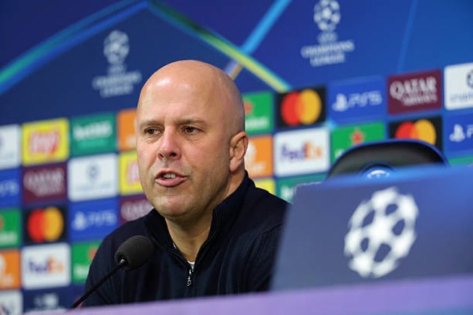 Arne Slot khiến fan Liverpool bất bình