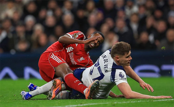 Pha va chạm dẫn đến chấn thương kinh hoàng của Isak