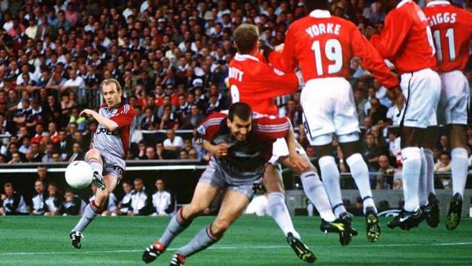 Pha sút phạt của Basler ở chung kết Champions League 1999 vẫn mãi được nhớ đến