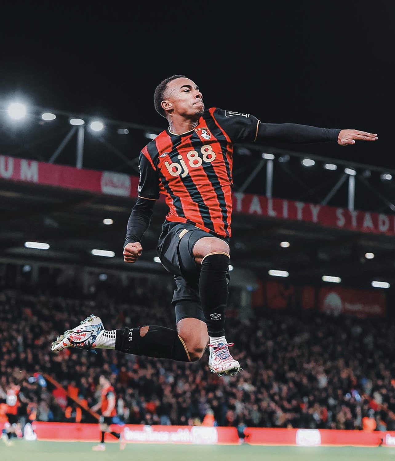 Chỉ có 4 cầu thủ - Erling Haaland, Igor Thiago, Dominic Calvert-Lewin và Semenyo đã ghi bàn nhiều hơn Kroupi 