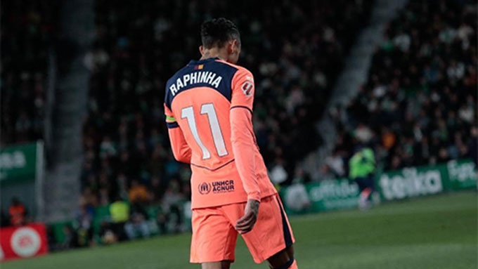 Raphinha cũng chỉ bị đau nhẹ