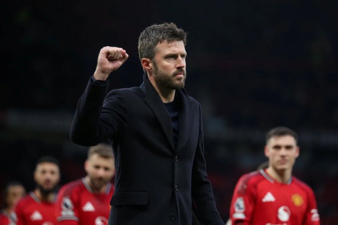 Carrick đang làm quá tốt vai trò của HLV tạm quyền