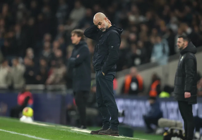 Pep bất lực trong việc duy trì sự hưng phấn của Man City trong cả trận