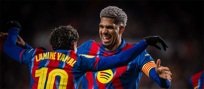 Yamal và Araujo là hai cầu thủ... bất thường của Barca