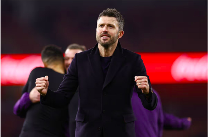 Ông hiểu rằng, tuyến giữa hồi sinh là chìa khóa mở ra thành công