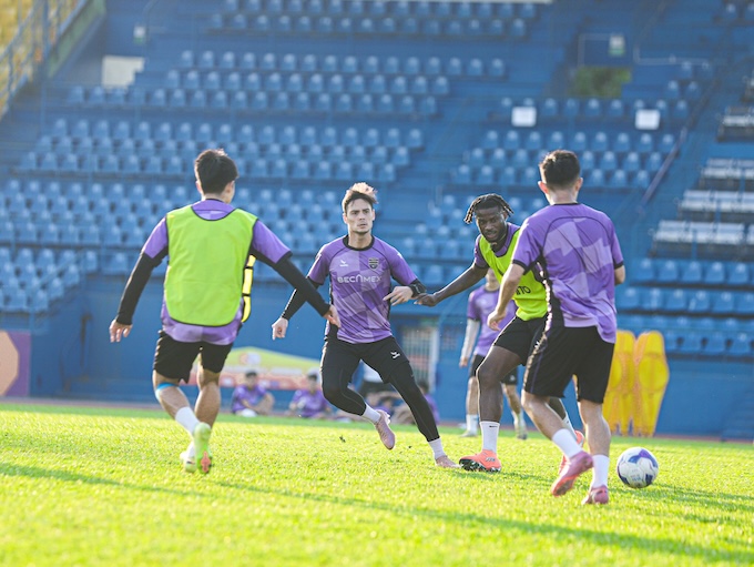 Becamex TP.HCM vẫn được đánh giá cao hơn PVF-CAND về lực lượng - Ảnh: FBNV