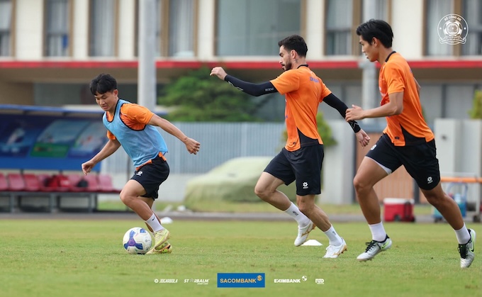 CATP.HCM tập luyện chuẩn bị cho cuộc tiếp đón Thanh Hoá. Ảnh: Đình Viên 