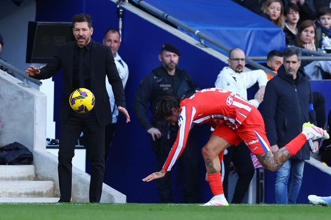 Simeone đối diện tương lai bất định ở Madrid