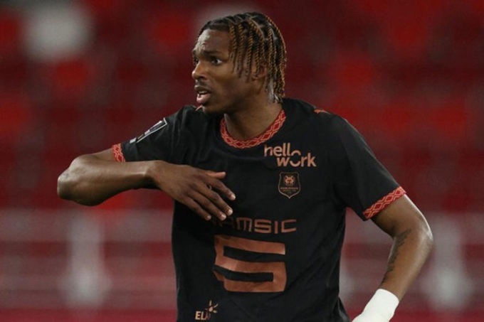 Chelsea vừa ký hợp đồng với trung vệ Jeremy Jacquet