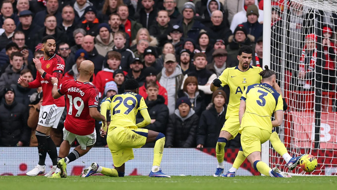 Mbeumo tiếp tục trình diễn phong độ cao với 1 bàn thắng