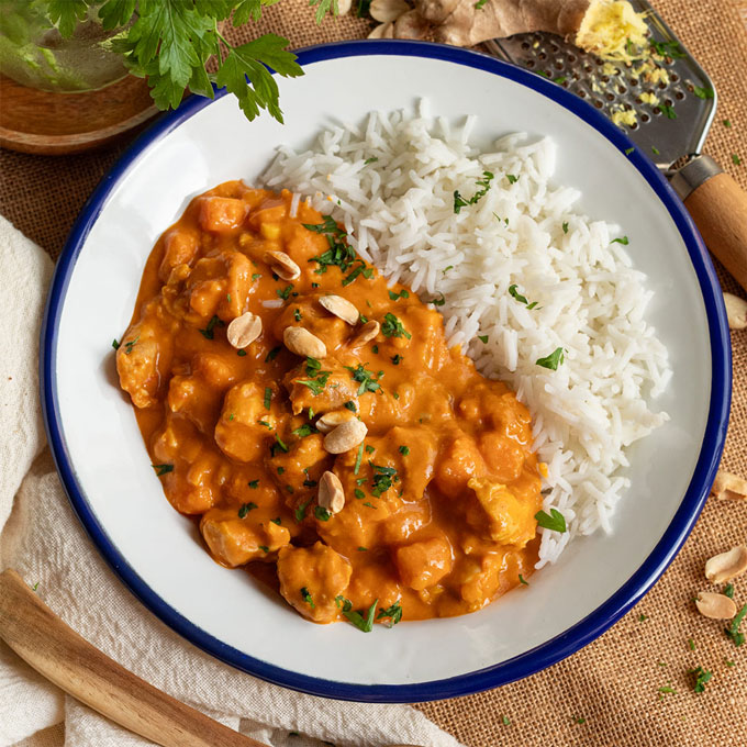 Yamal yêu thích cơm gà xốt lạc