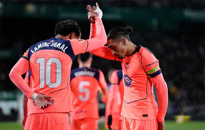 Raphinha khả năng không kịp bình phục để ra sân