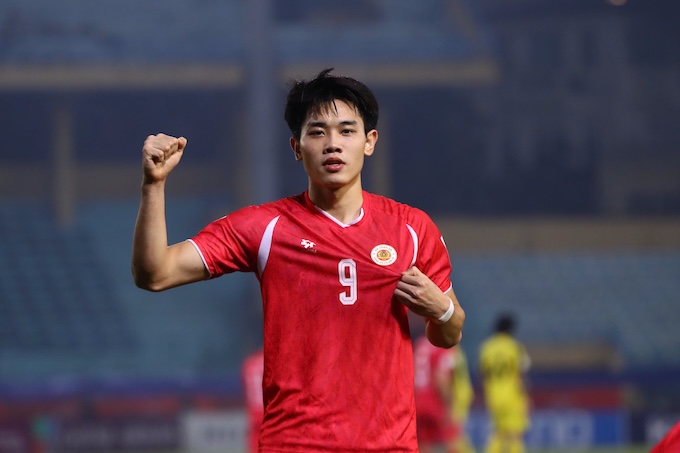 Đình Bắc với bàn ấn định chiến thắng 4-0 cho CAHN. Ảnh: Minh Tuấn 